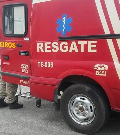 Mulher agredida é socorrida inconsciente pelo Corpo de Bombeiros no Araçá