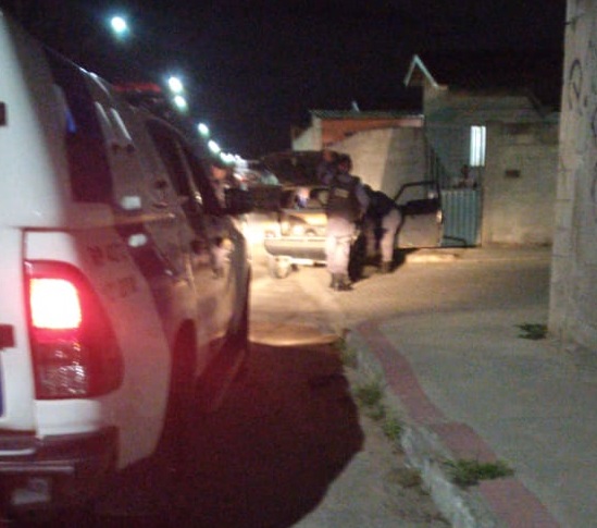 Vídeo: Viaturas cercam carro em perseguição nos Jocafes, bairro Santa Cruz