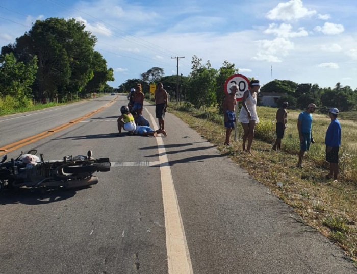 Motociclista sai gravemente ferido de acidente na Estrada do Pontal
