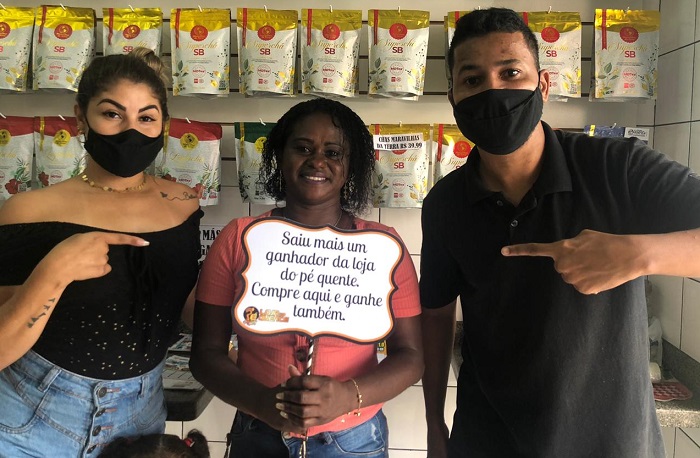Rindo à toa: Cidade de Prêmios volta com tudo na Loja Pé Quente no Centro de Linhares