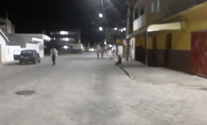Jovem é baleado e socorrido em estado grave no Aviso