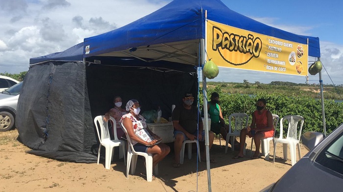 Barracas no Riozinho: Nora do dono afirma regularidade, fala de higiene e mudança de local