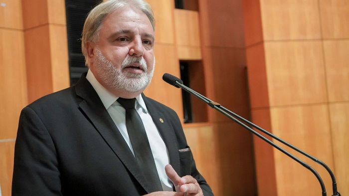 Doação de computadores e celulares apreendidos pela polícia agora é lei
