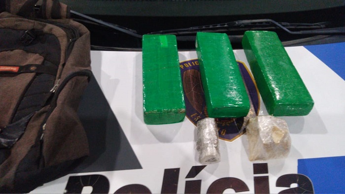 Trio detido com muita droga após tentar se esconder em shopping de Linhares