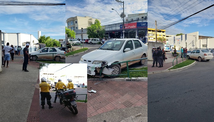 Carro colide em grade de canteiro em movimentada esquina no Centro de Linhares