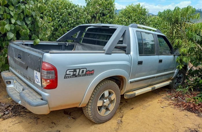 Família foi trancada no banheiro: S 10 tomada em assalto em Rio Bananal é localizada