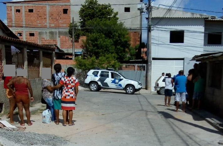 Casa é invadida e homem é morto a tiros no bairro Aviso