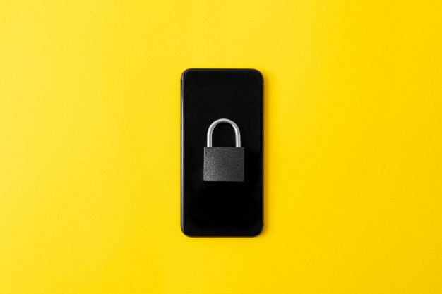 O que pode fazer alguém ser banido de uma rede social?