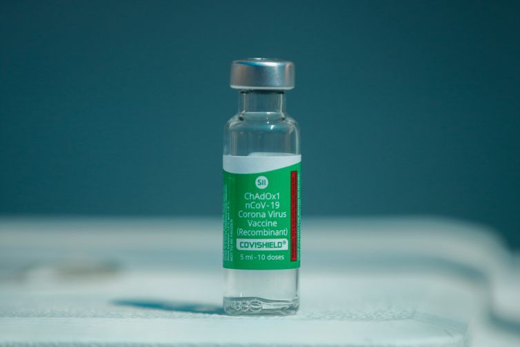 Voo com 2 milhões de doses de vacinas decola da Índia