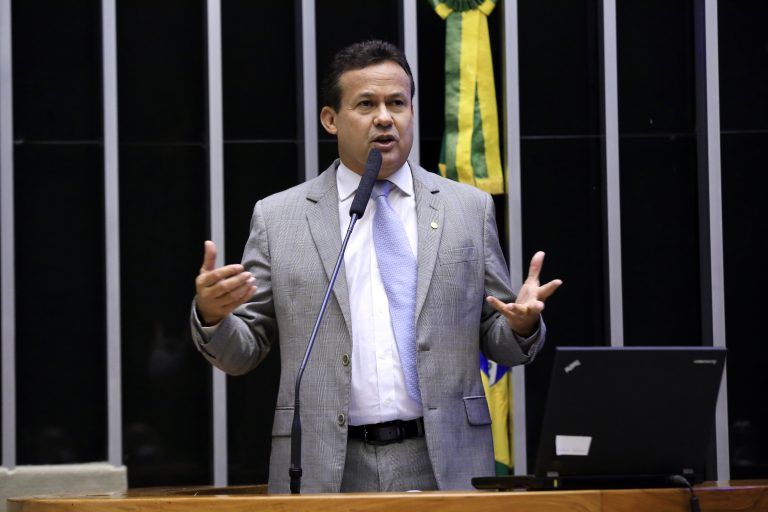 Projeto acaba com saída temporária de presos em regime semiaberto