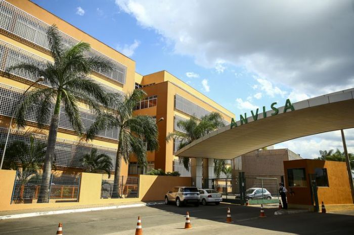 Anvisa: eventos adversos das vacinas estão dentro do previsto