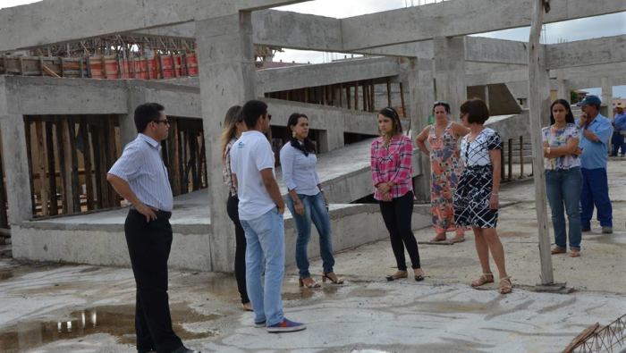 Expectativa: Alunos da Faceli visitam obras da sede própria da faculdade