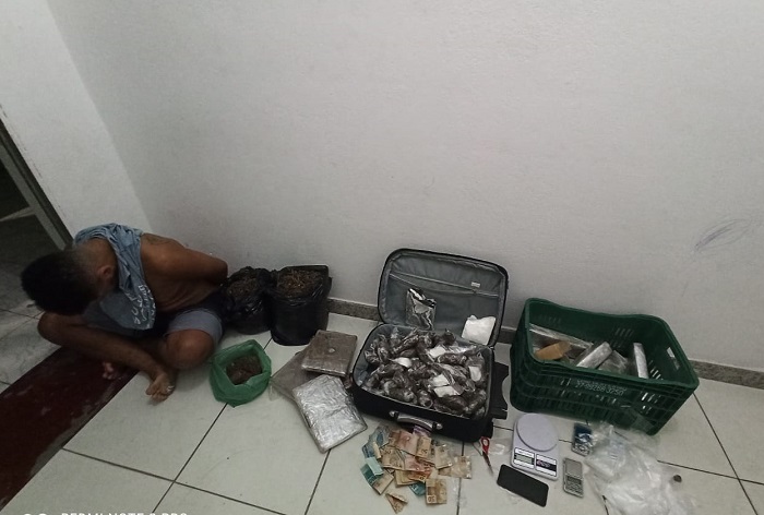 Vídeo: Mega apreensão de drogas feita pelos PMs Sombras no Bº Shell