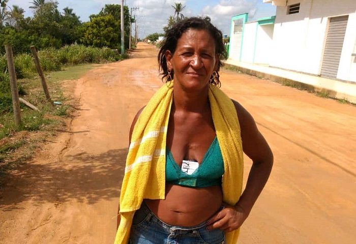 Mulher perdida em Barra Seca: Ela diz que é do bairro Interlagos