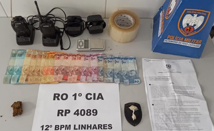 PMs Sombras apreendem dinheiro, droga, rádios comunicadores e adiantam que vão representar contra conduzido