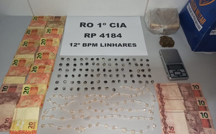 PMs Sombras apreendem meio kg de crack no Interlagos. 3 indivíduos, entre eles uma jovem, foram conduzidos à delegacia