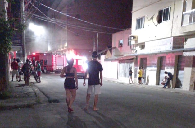Incêndio em ponto de mototáxi no Araçá