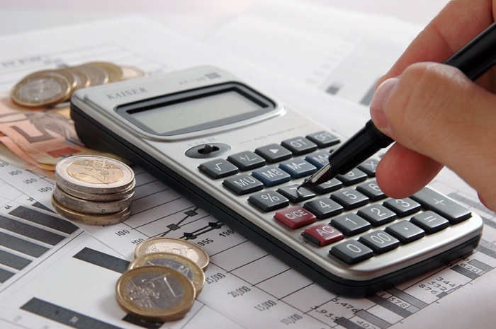 Dívidas: Diretor no Procon orienta sobre como colocar constas em dia e voltar para o azul