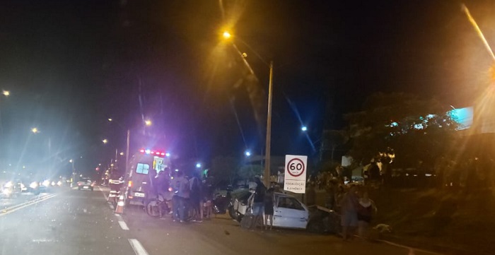 Vídeo: Adultos e crianças, incluindo bebês, feridos em acidente na BR-101, em Sooretama