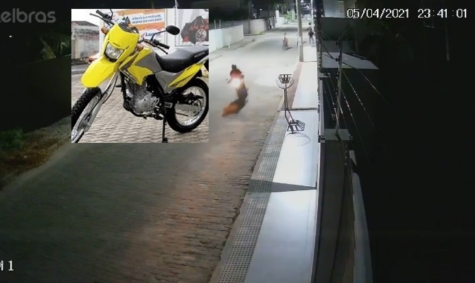 Vídeo: Veja momento em que bandidos furtam moto no Interlagos