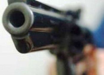 Homem é baleado em lagoa de Linhares. Ele foi levado para o HGL