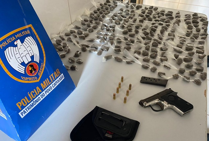 Vila Betânia: Muitas buchas de maconha e pistola municiada apreendidas. 2 conduzidos