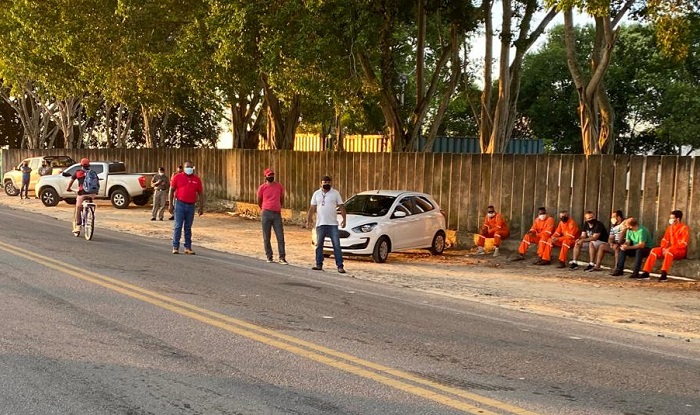 Trabalhadores fazem manifesto na Estrada do Pontal