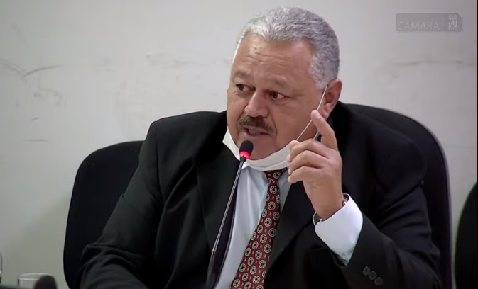 Vereador denuncia: Pessoas famintas estão comendo lixo em Linhares