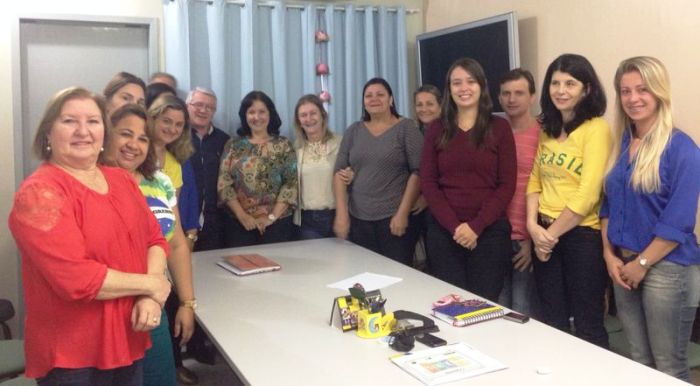 Por motivos de saúde, Regina Pedroni deixa Secretaria de educação de Linhares 