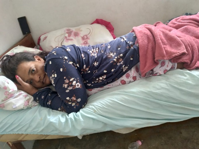 Mulher ganha na justiça, mas cirurgia não é marcada, e filha se desespera