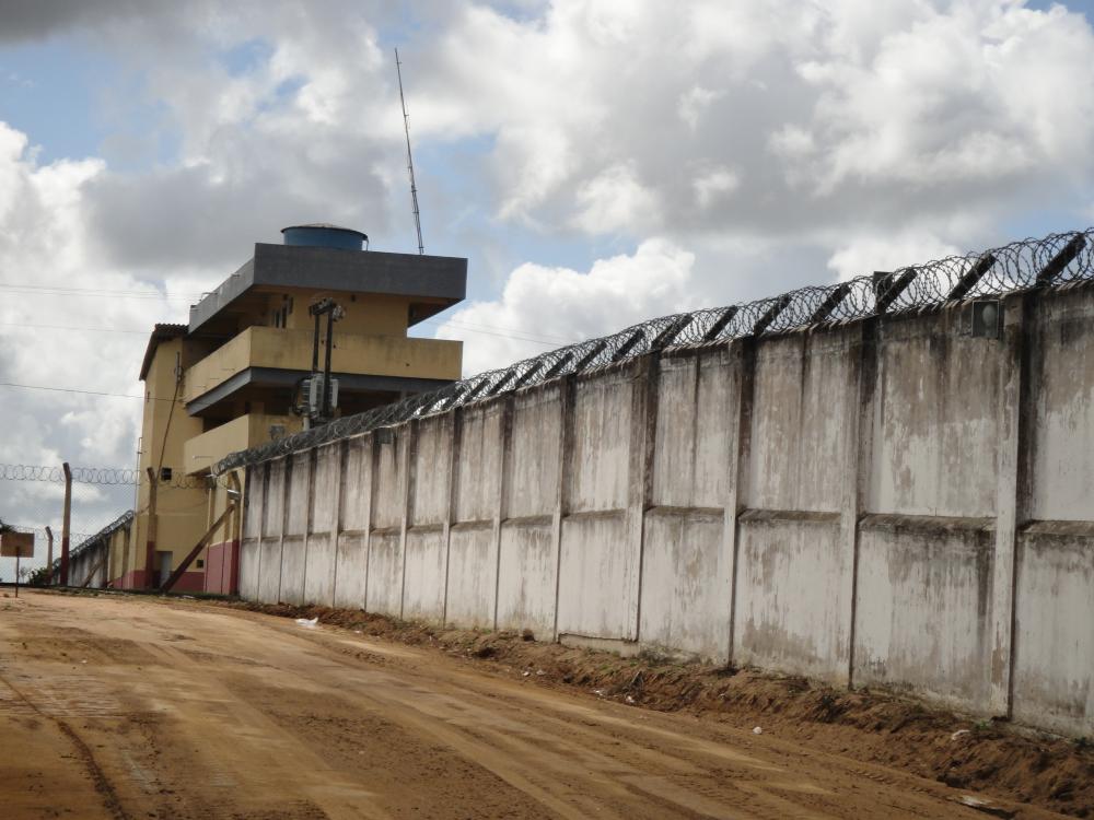 Preso em regime semiaberto escapa de tiros em horário de trabalho no Aviso