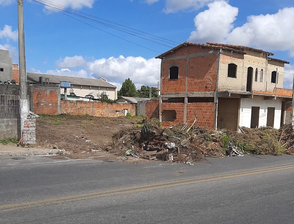 Alívio, diz morador após limpeza de terreno no Movelar