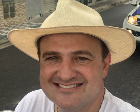 Maurinho Rossoni luta contra a Covid-19 em Linhares. Mãe pede oração