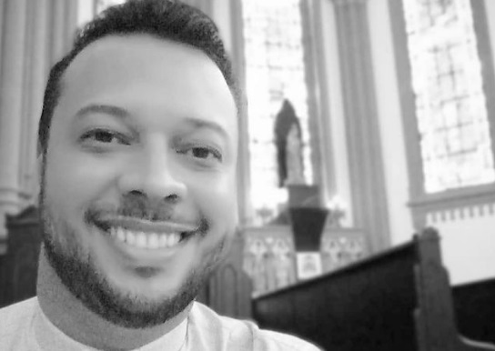 Padre Fernando Antônio Silva de Souza morre de Covid-19 em Vitória. Alerte, pede leitora do Juparanã