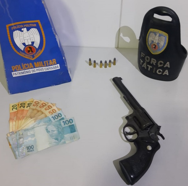 Fuga frustrada, arma e dinheiro apreendidos no Santa Cruz