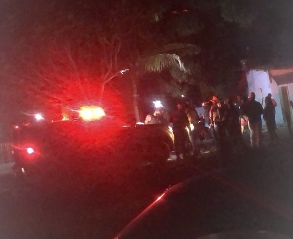 Cavalgada fecha Estrada do Pontal e viatura da Força Tática é danificada