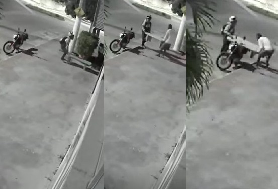 Vídeo: Larápio leva banco de cimento em moto. Furto aconteceu em bairro nobre de Linhares