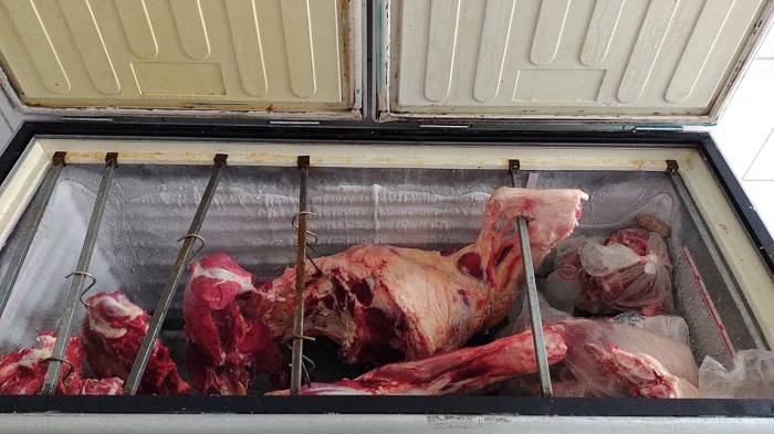 Donos de açougues presos em Linhares com carne clandestina