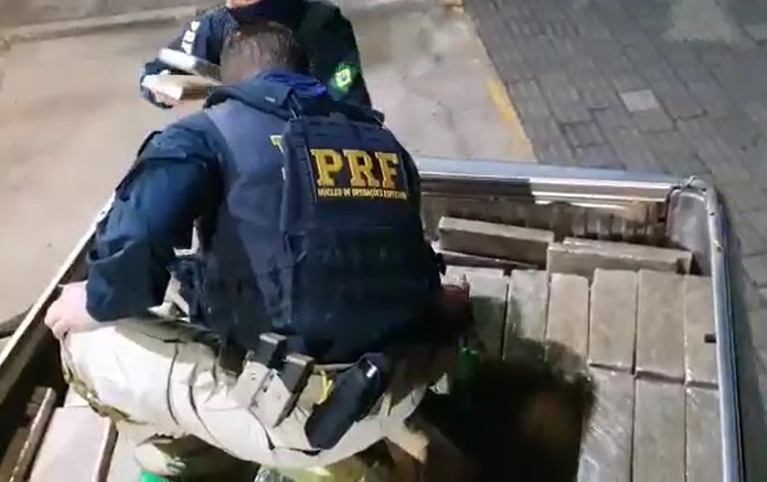 Homem defeca na roupa ao ser flagrado com muita droga pela PRF na BR-101