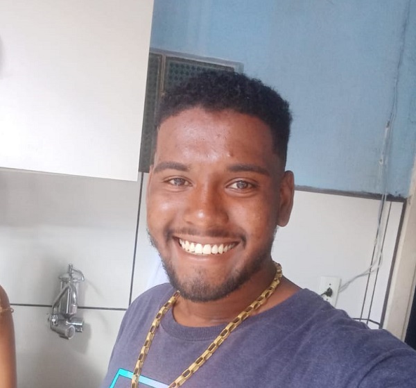 Rodrigo: Mãe se desespera em busca de notícia de filho que desapareceu em Linhares