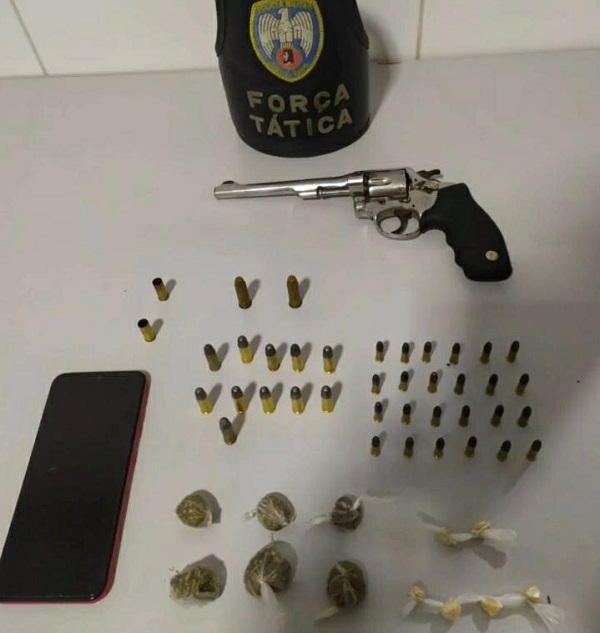 Força Tática é recebida a tiros no Jocafe. Detido diz que não tem medo de morrer, “desde que matasse também um dos policiais”