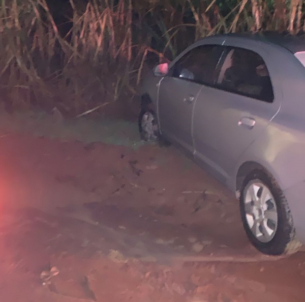 Assaltante rende mulher, rouba carro no Movelar e sofre acidente no Nova Esperança
