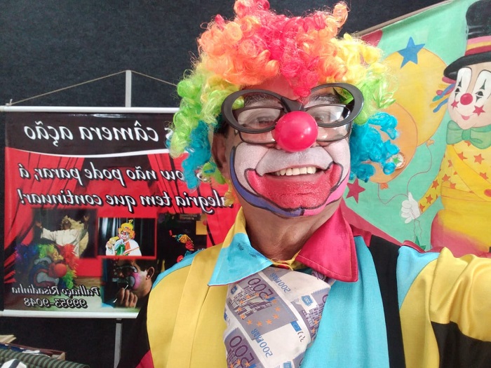 Urgente: Palhaço de Linhares pede ajuda para eliminar bactéria dentária