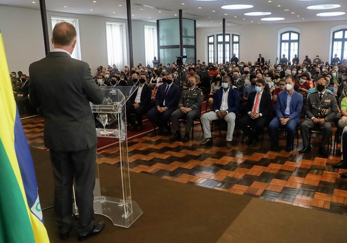 Assinado decreto de reestruturação de forças de segurança e promoção de militares