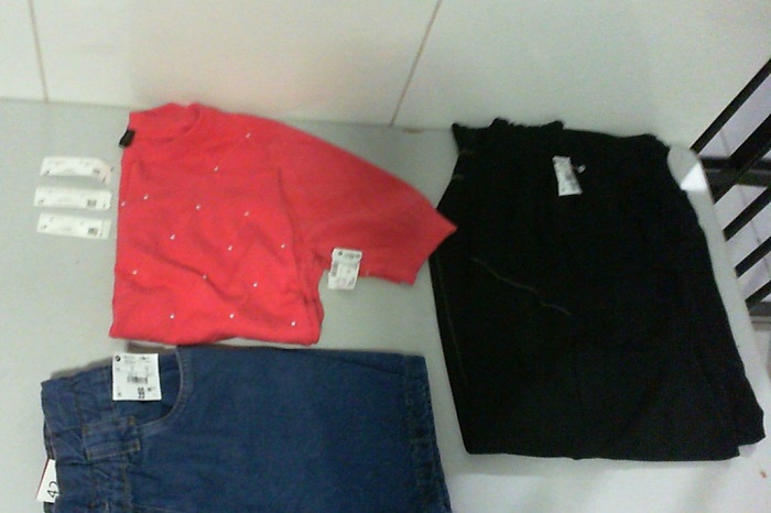 Mulher é detida após furtar peças de roupas em shopping de Linhares