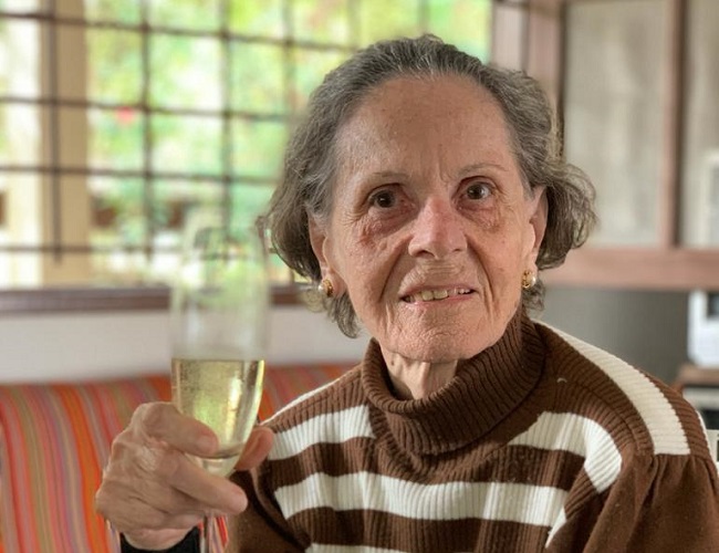 Therezinha Durão Costa é homenageada com nome de escola em Linhares