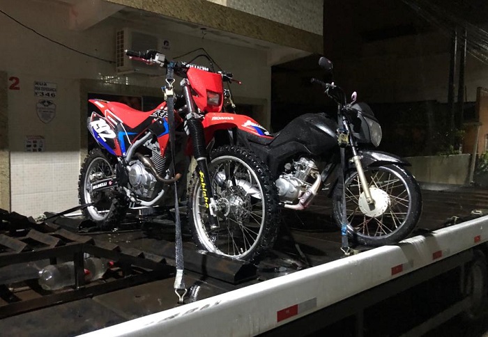 Vítima de roubo tem motos recuperadas, mas esbarra na burocracia para ter os veículos de volta