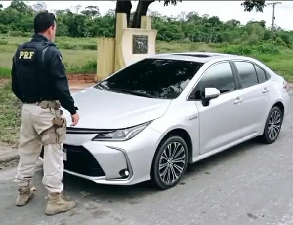 PRF apreende “carrão” em abordagem em Linhares