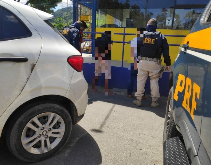 Motorista destrói celular durante abordagem feita pela PRF na BR-101