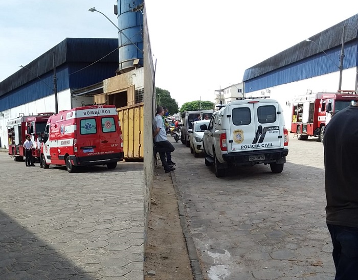 Homem morre dentro de container de empresa no bairro Shell